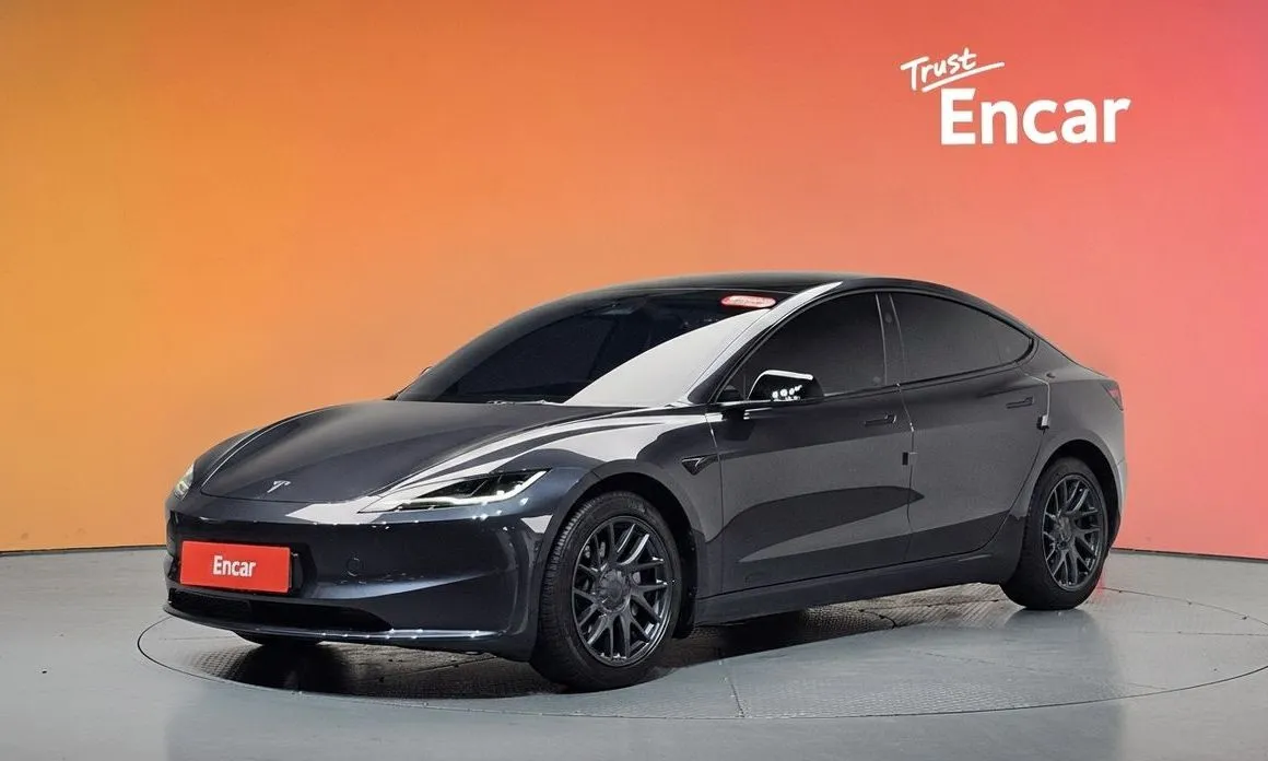 Tesla Model 3 — фото 1