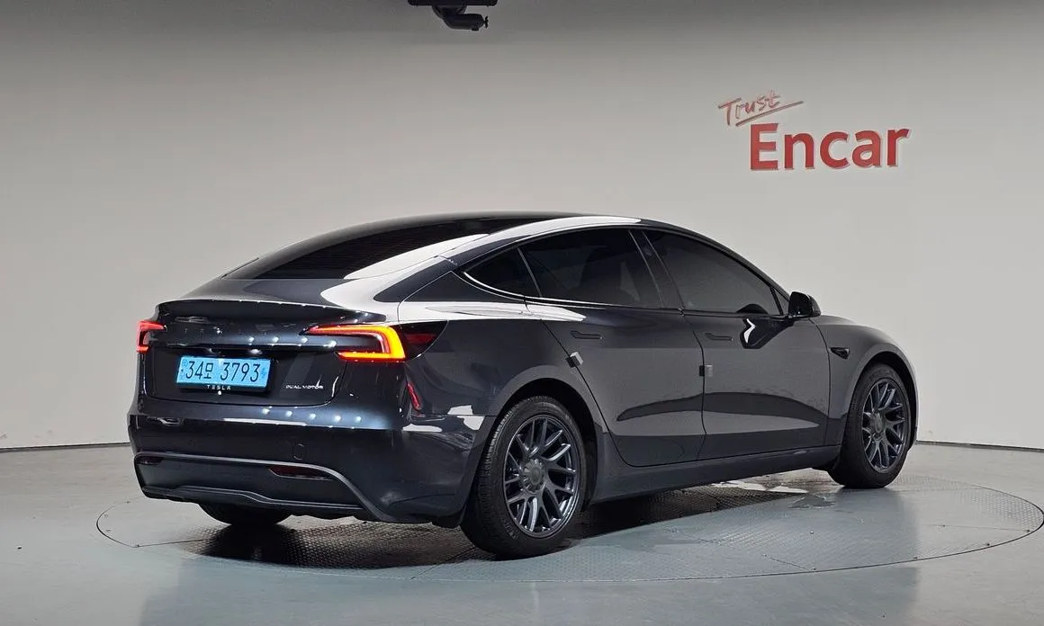 Tesla Model 3 — фото 2