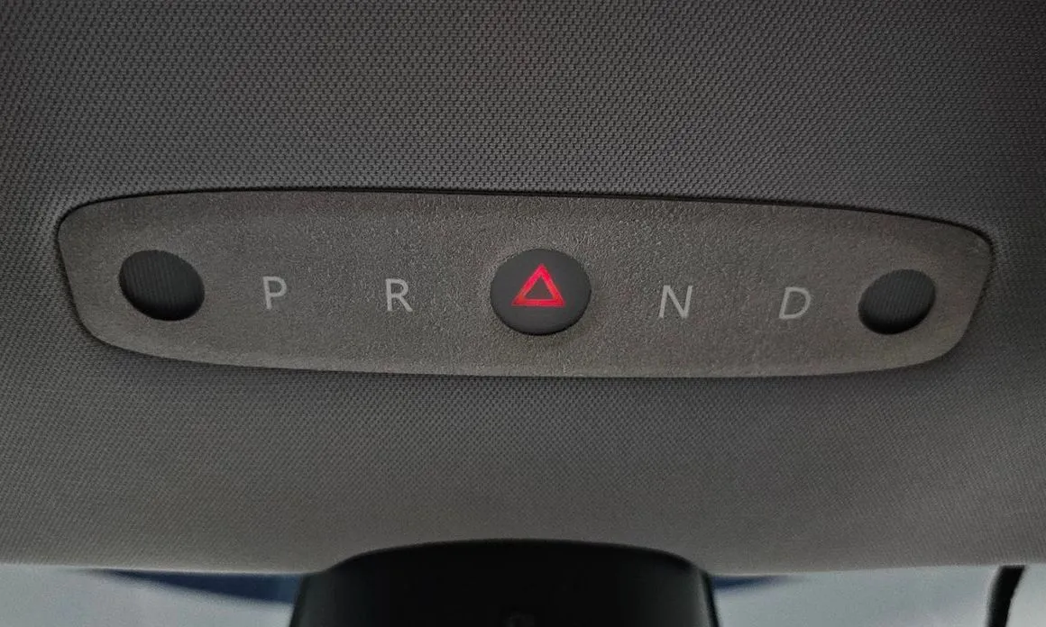 Tesla Model 3 — фото 10