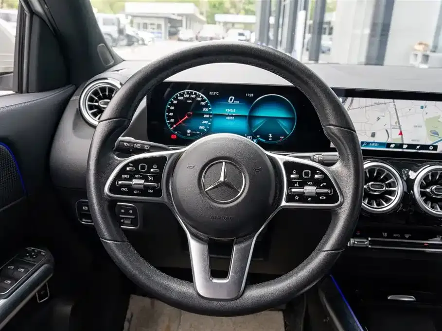 Mercedes-Benz GLA — фото 6