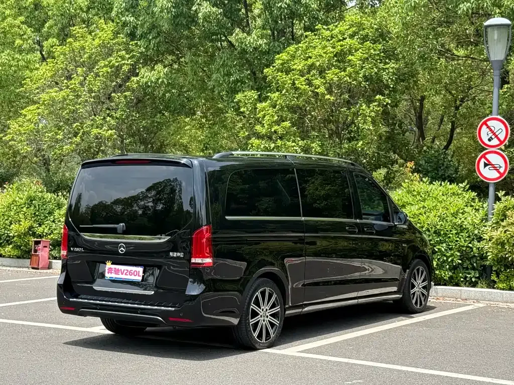 Mercedes-Benz V-Class — фото 10