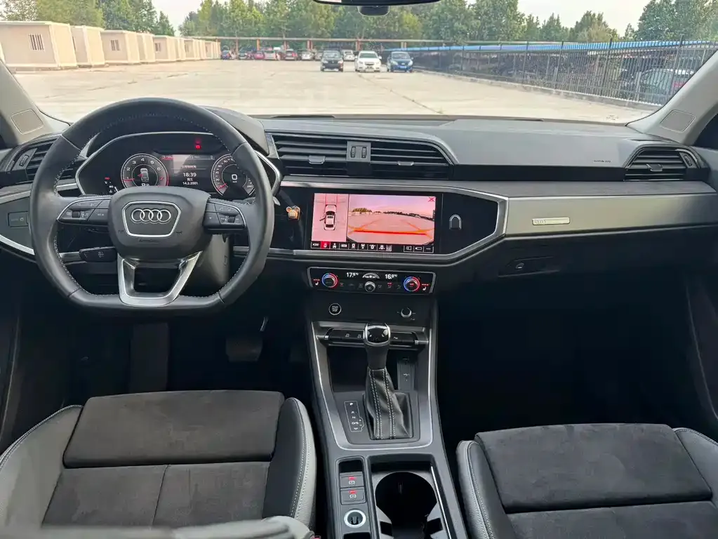 Audi Q3 2022 из CN, фото 2