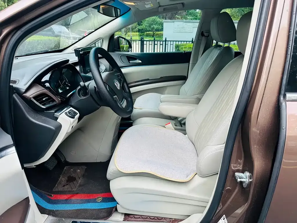 Buick GL8 2021 из CN, фото 3