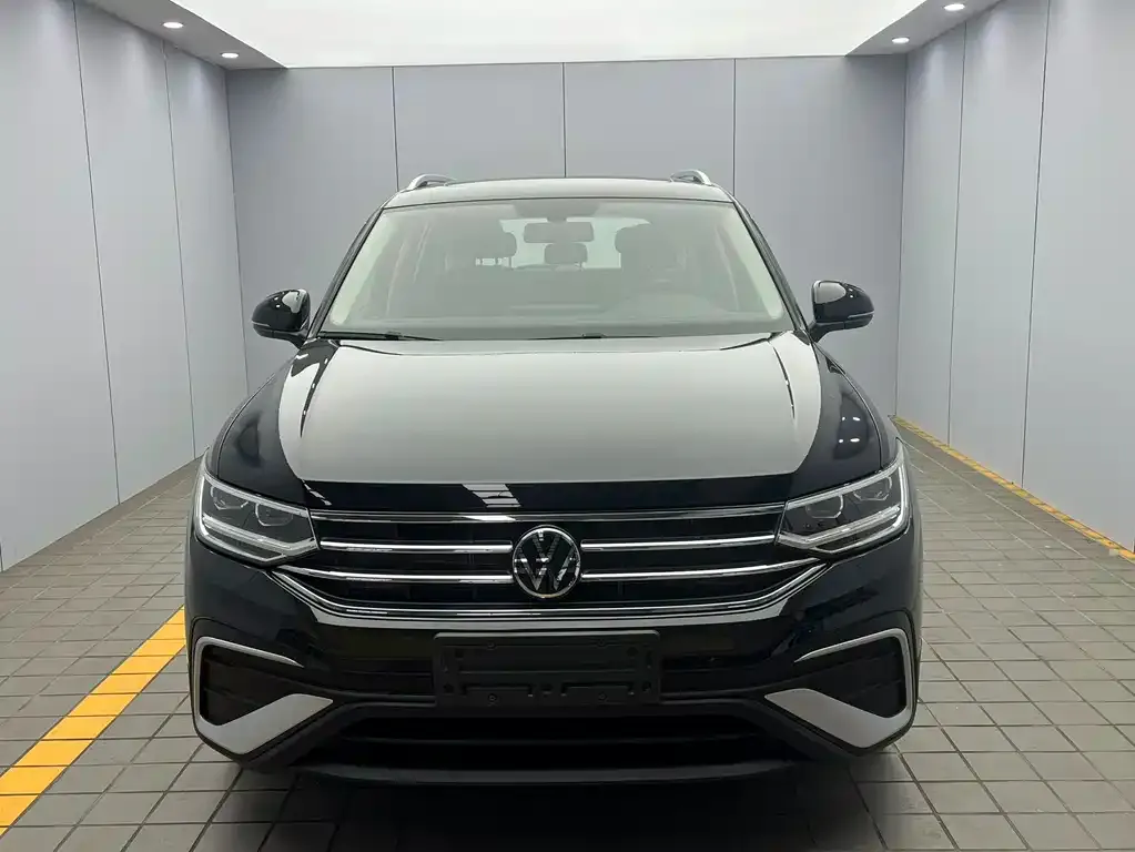 Volkswagen Tiguan L — фото 3