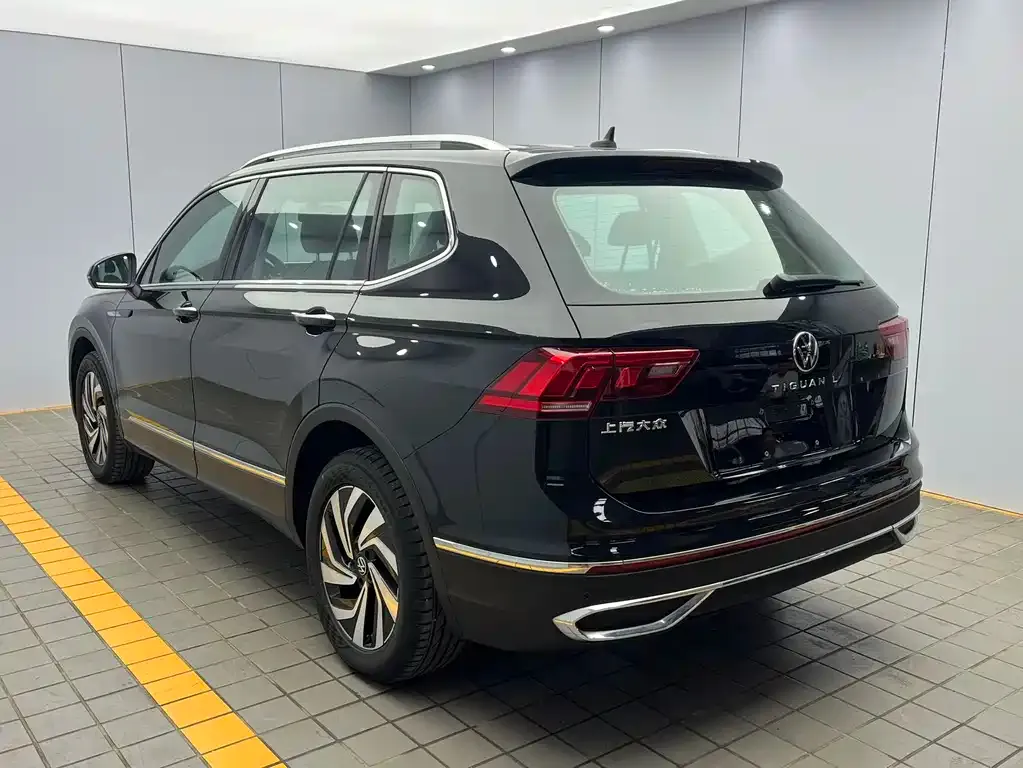 Volkswagen Tiguan L — фото 6