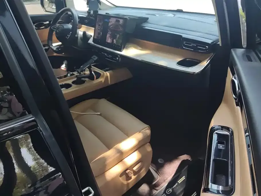 GAC Motor 传祺E8 PHEV 2024 из CN, фото 2