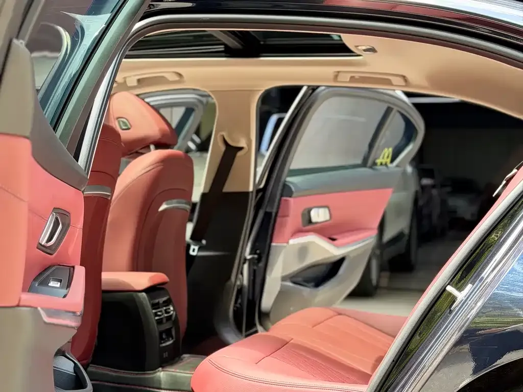 BMW i3 2023 из CN, фото 2