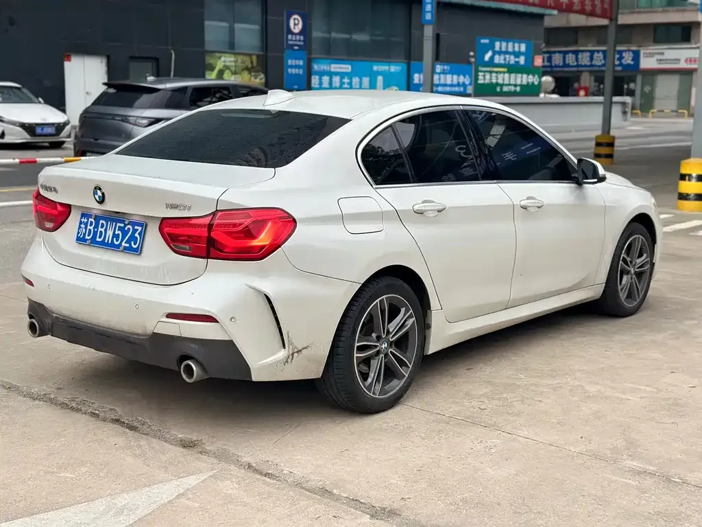 BMW 1 Series 2021 из CN, фото 9
