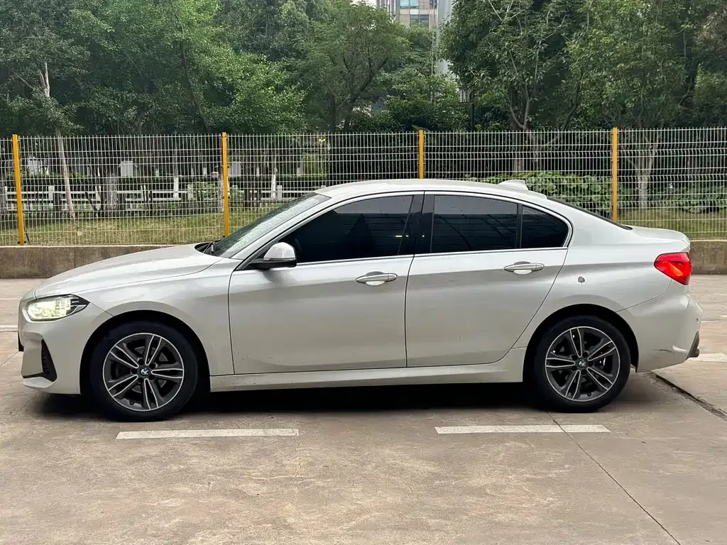 BMW 1 Series 2021 из CN, фото 10