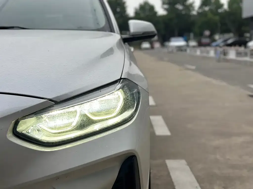 BMW 1 Series 2021 из CN, фото 3