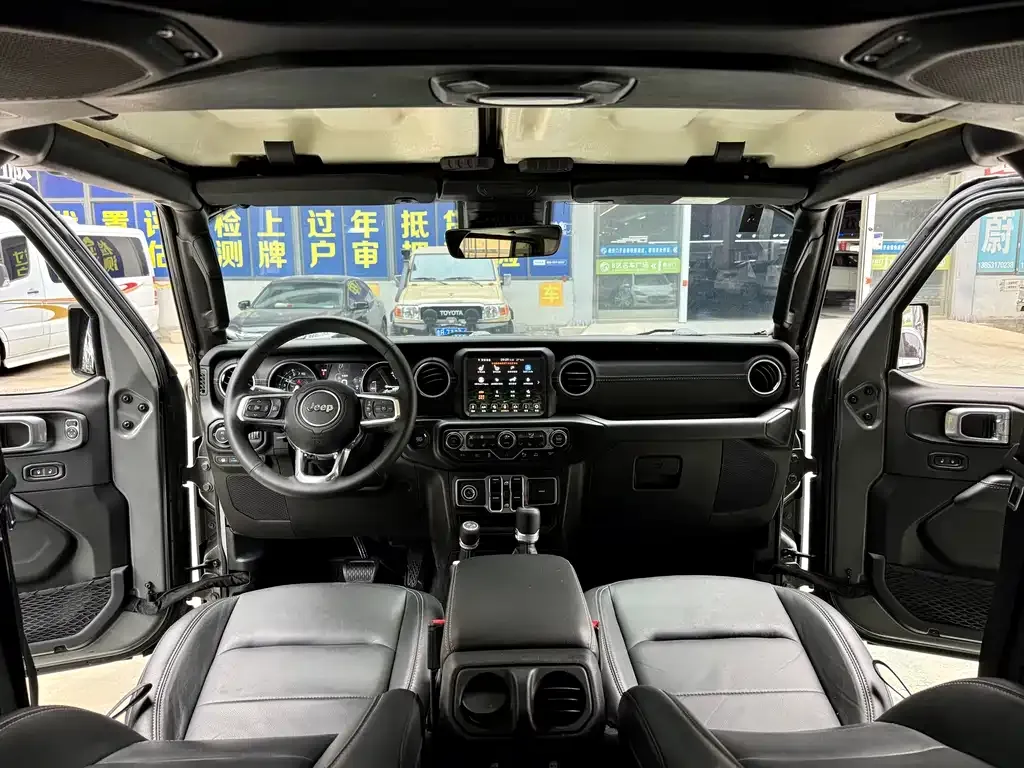 Jeep Wrangler PHEV 2022 из CN, фото 8