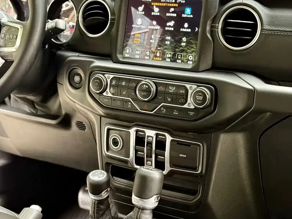 Jeep Wrangler PHEV 2022 из CN, фото 2