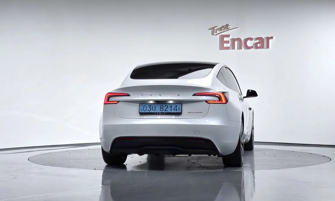 Tesla Model 3 — фото 4