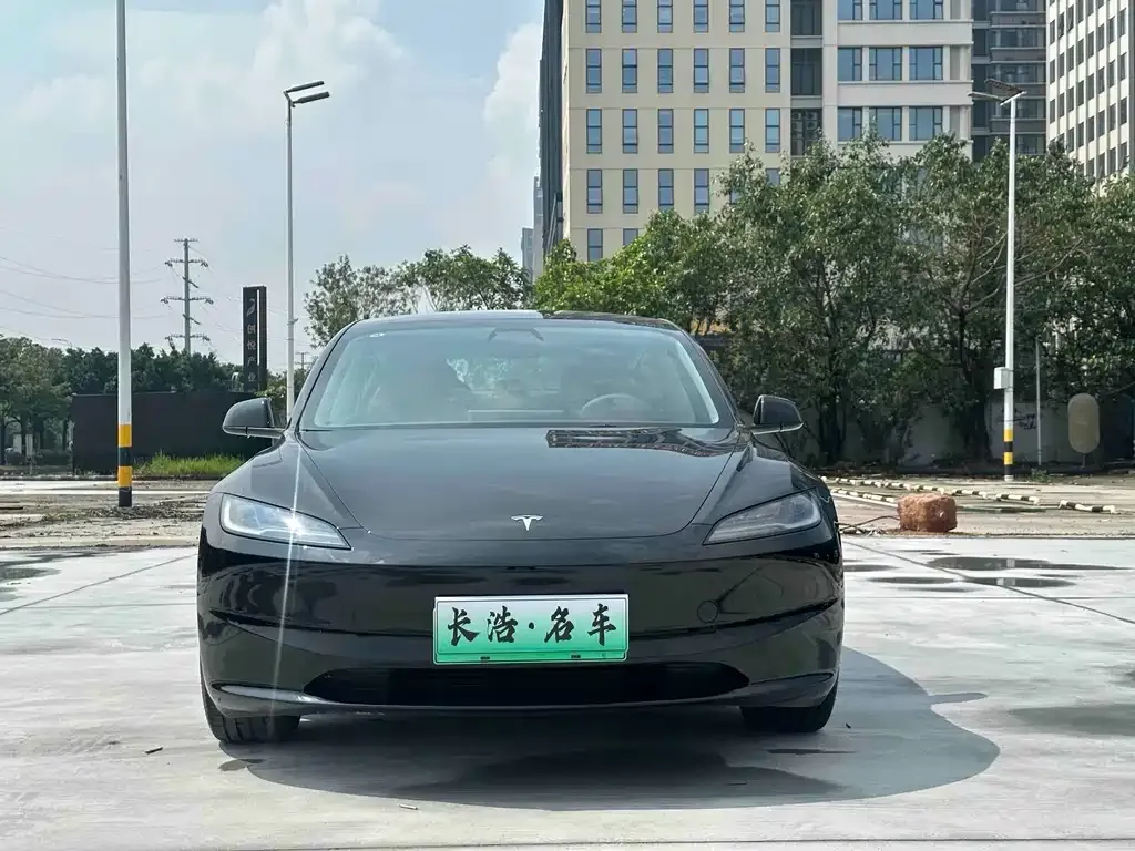 Tesla Model 3 — фото 4