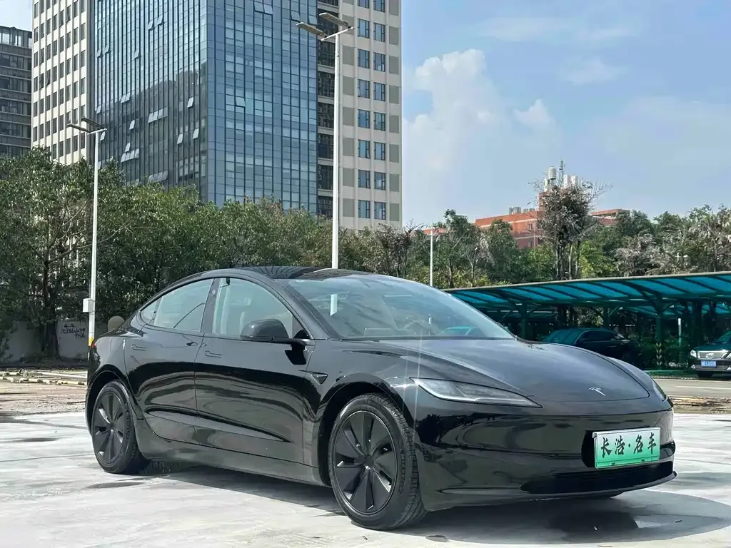 Tesla Model 3 — фото 5