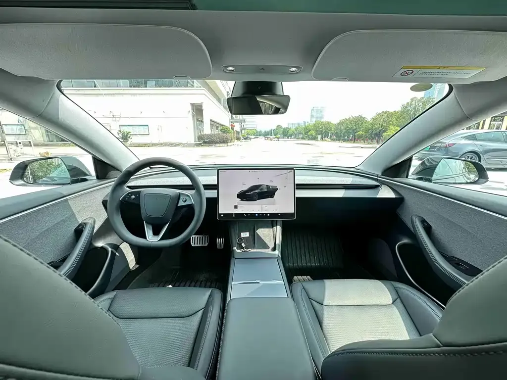 Tesla Model 3 — фото 8