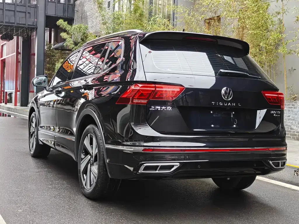 Volkswagen Tiguan L — фото 8