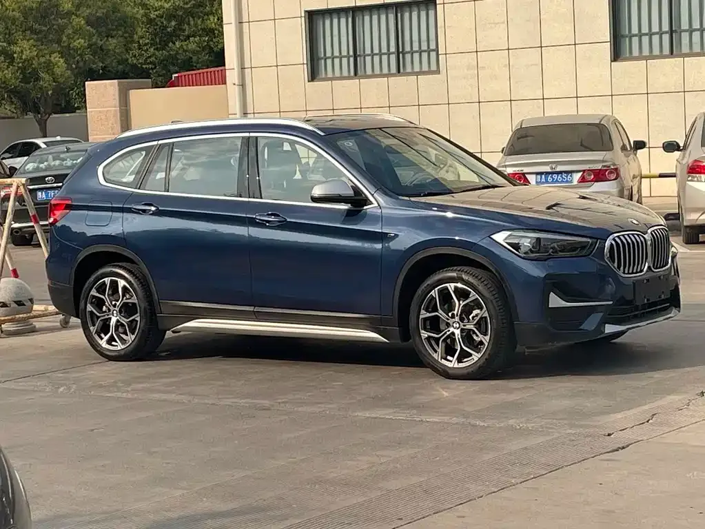 BMW X1 — фото 5