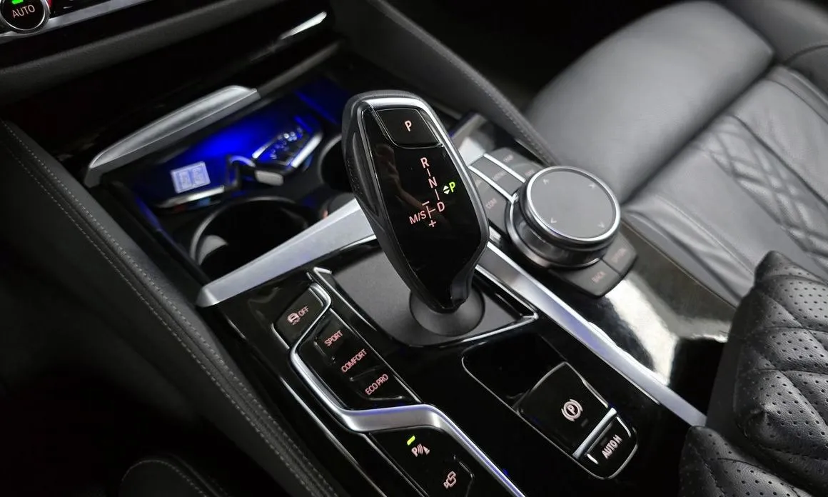 BMW 5-Series 2023 из KR, фото 9