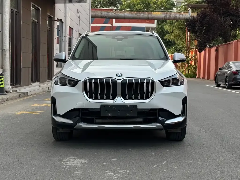 BMW X1 — фото 10
