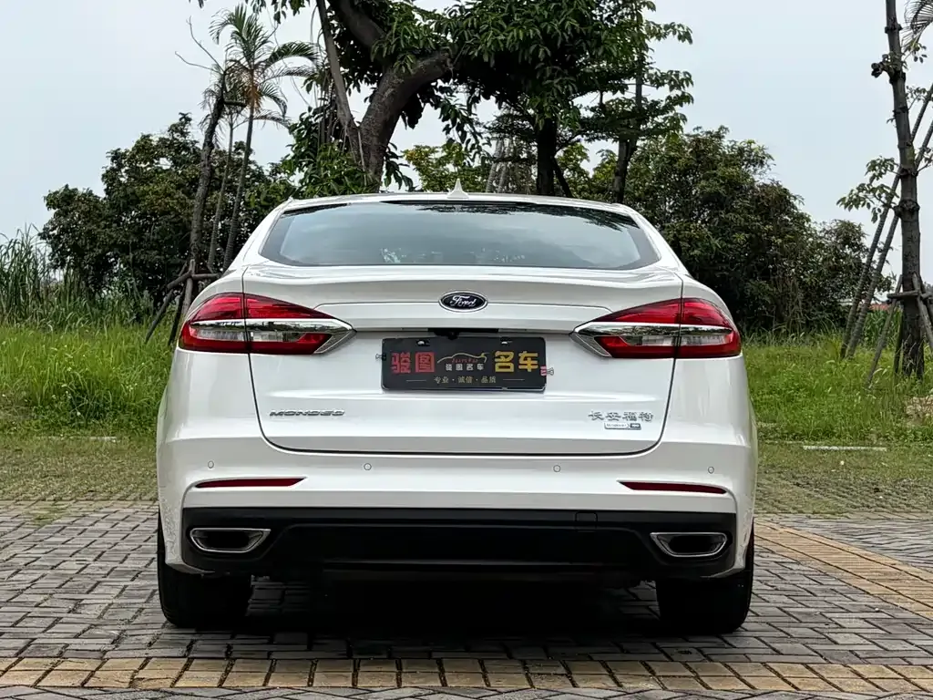 Ford Mondeo — фото 6