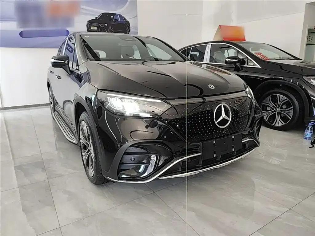 Mercedes-Benz EQE SUV — фото 4