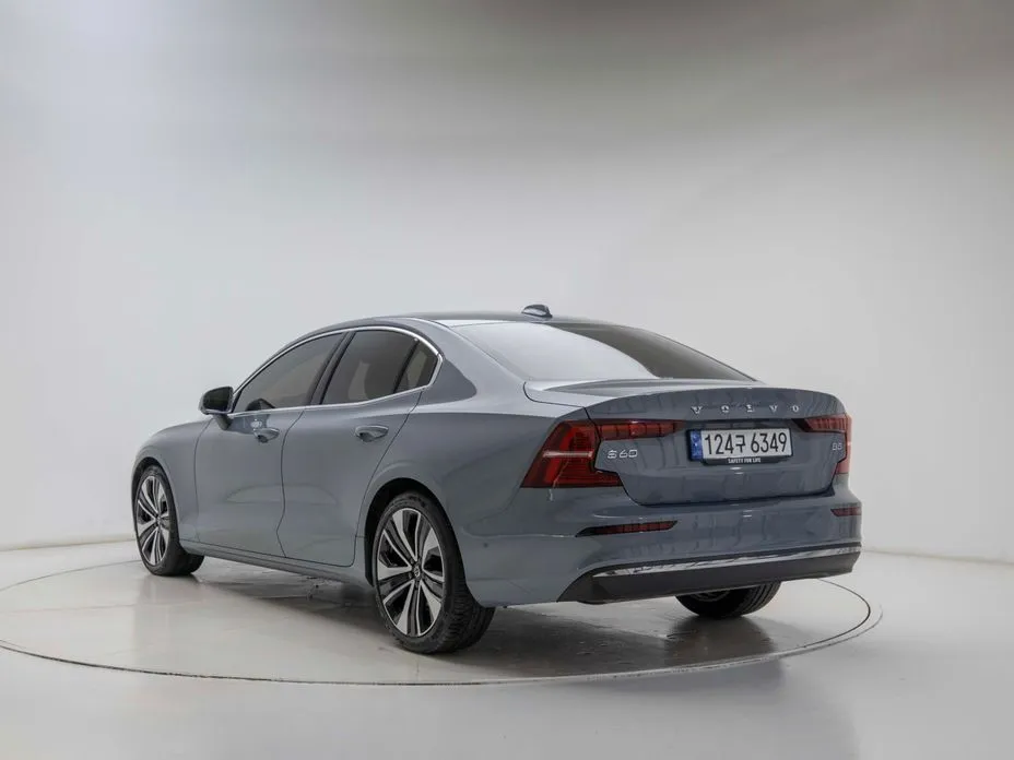 Volvo S60 2023 из KR, фото 7