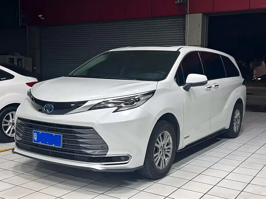 Toyota Sienna 2023 из CN, фото 6