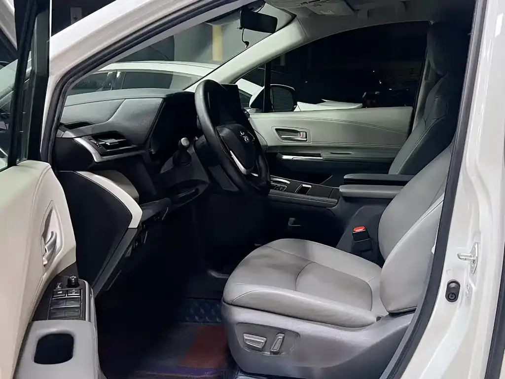 Toyota Sienna 2023 из CN, фото 7