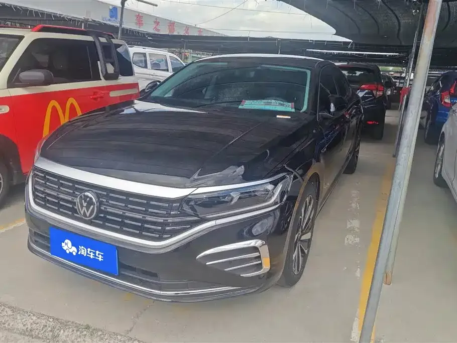 Volkswagen Passat — фото 1