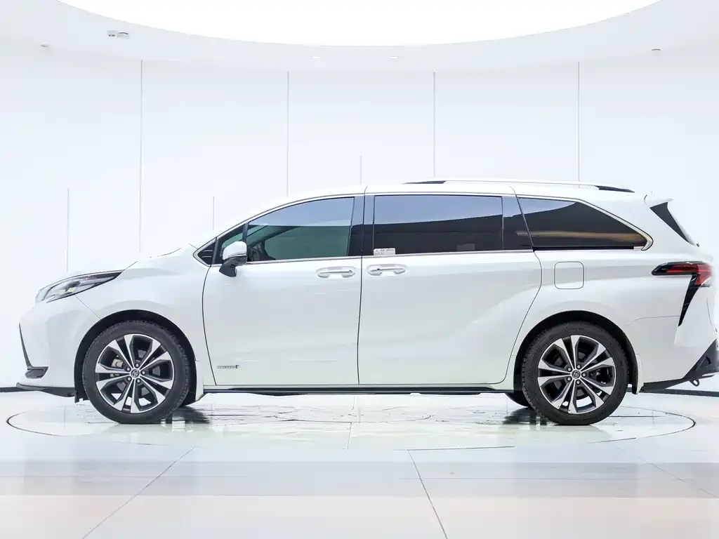 Toyota Granvia — фото 8