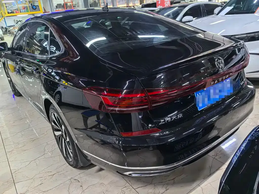 Volkswagen Passat — фото 5
