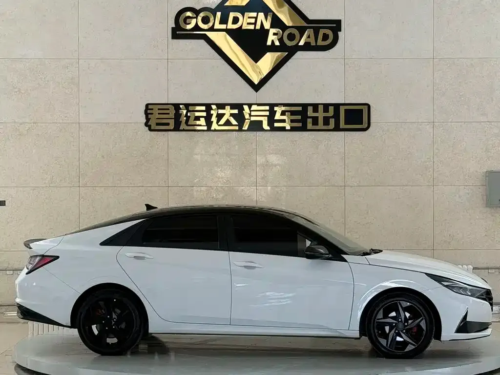 Hyundai Elantra — фото 7
