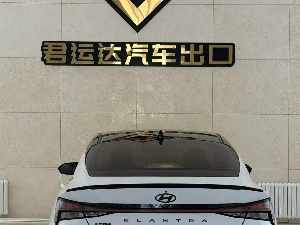 Hyundai Elantra — фото 10