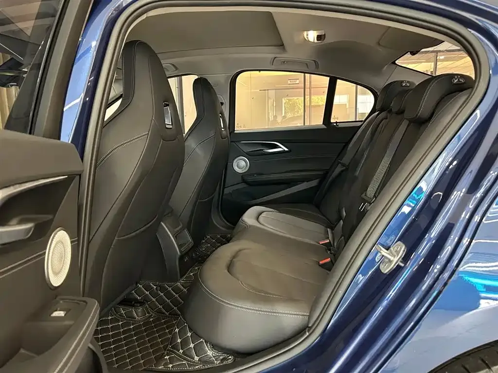 BMW 1 Series 2021 из CN, фото 10