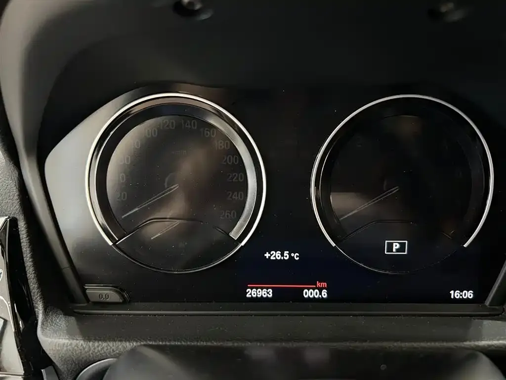BMW 1 Series 2021 из CN, фото 2