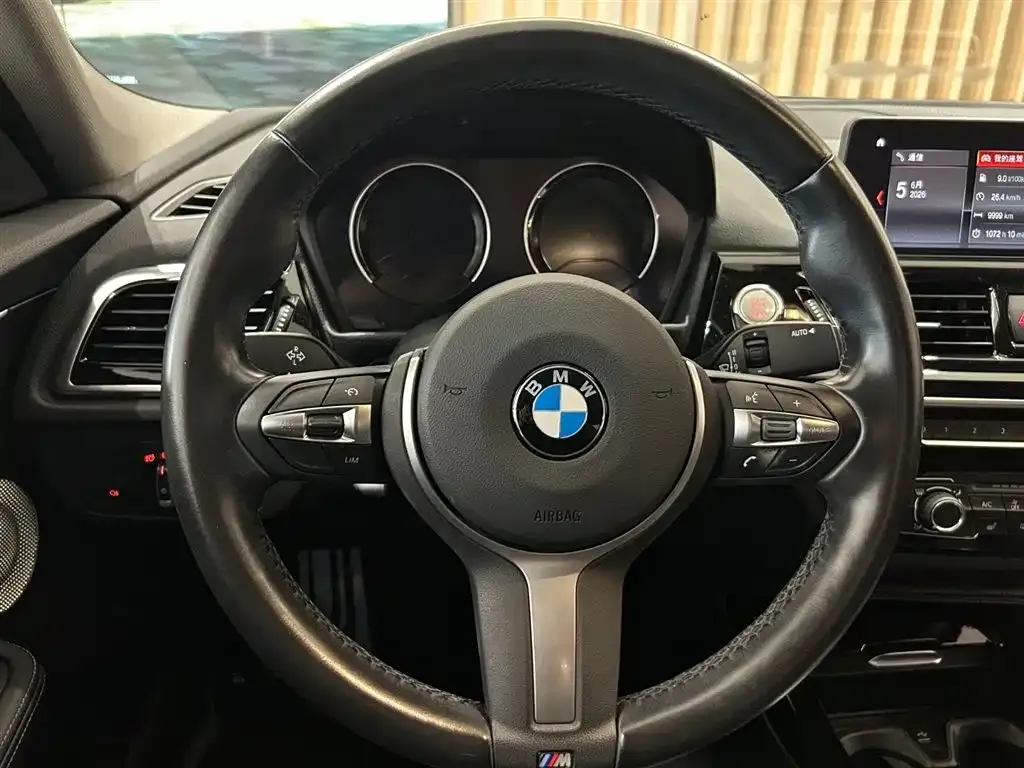 BMW 1 Series 2021 из CN, фото 9