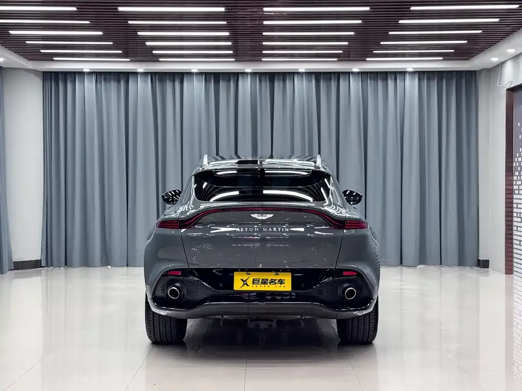 Aston Martin DBX — фото 8