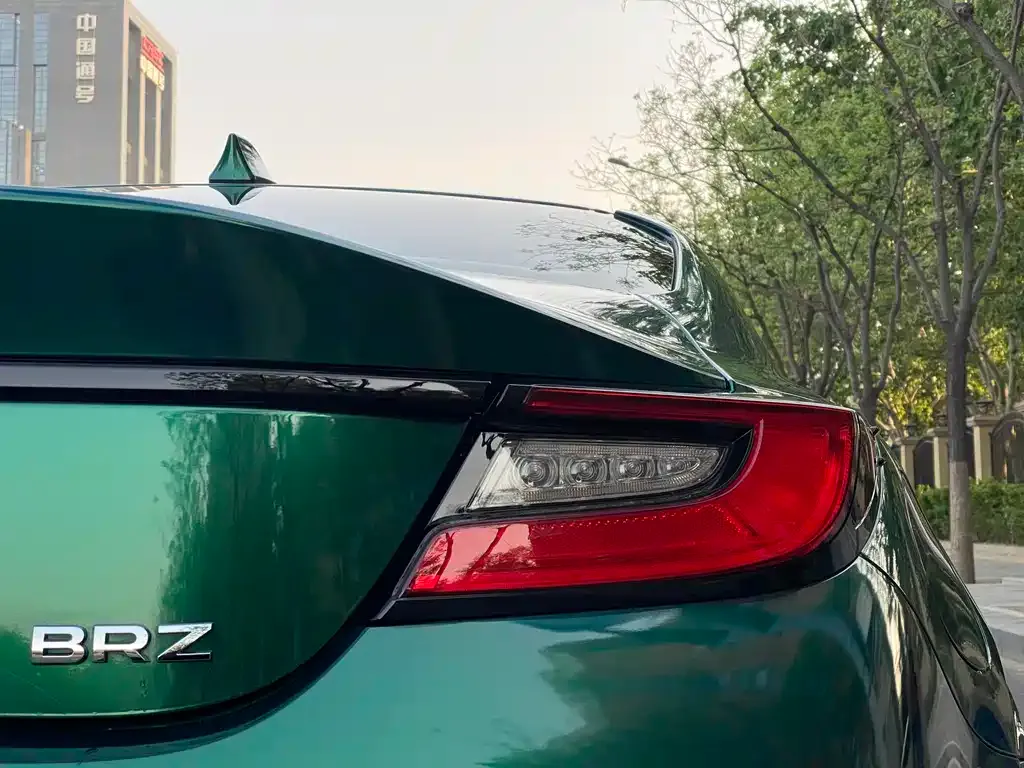 Subaru BRZ 2023 из CN, фото 4