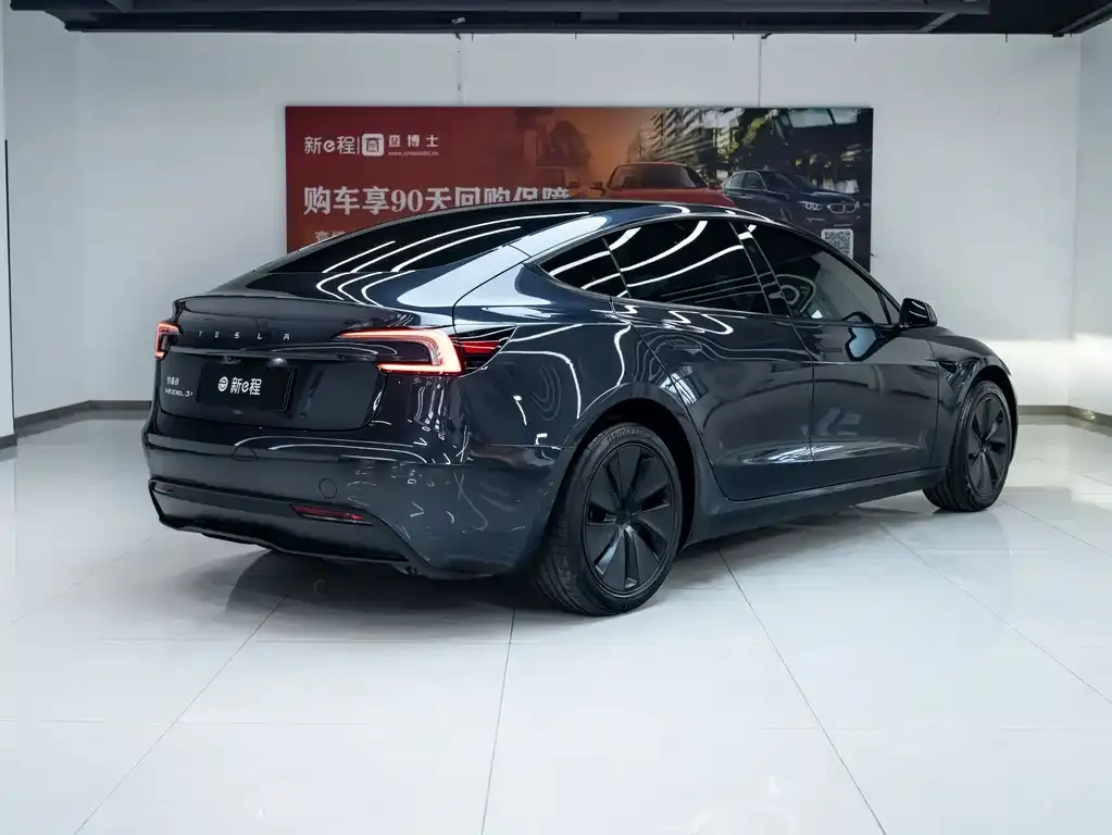 Tesla Model 3 — фото 9