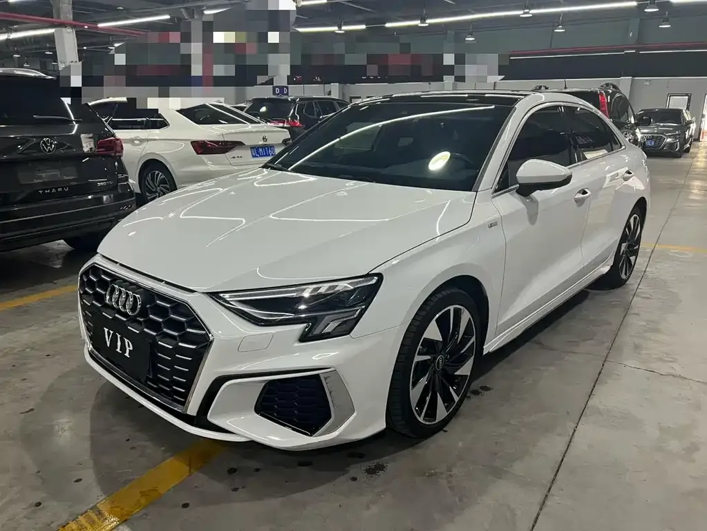 Audi A3 2023 из CN, фото 1