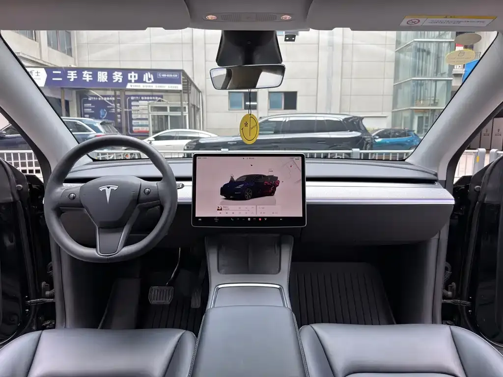 Tesla Model Y — фото 4