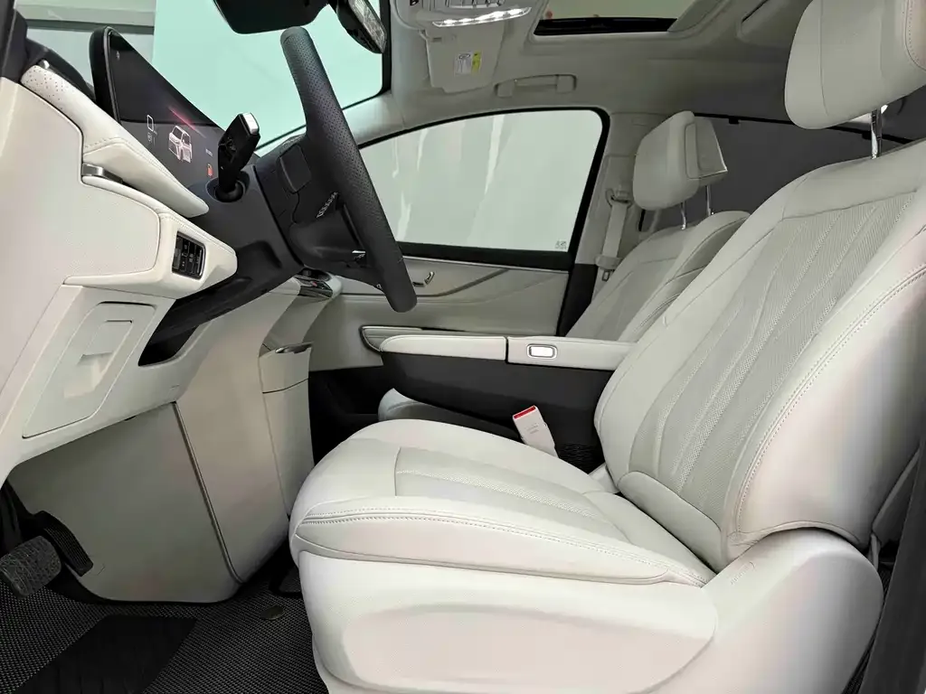 Buick GL8 Hybrid — фото 5