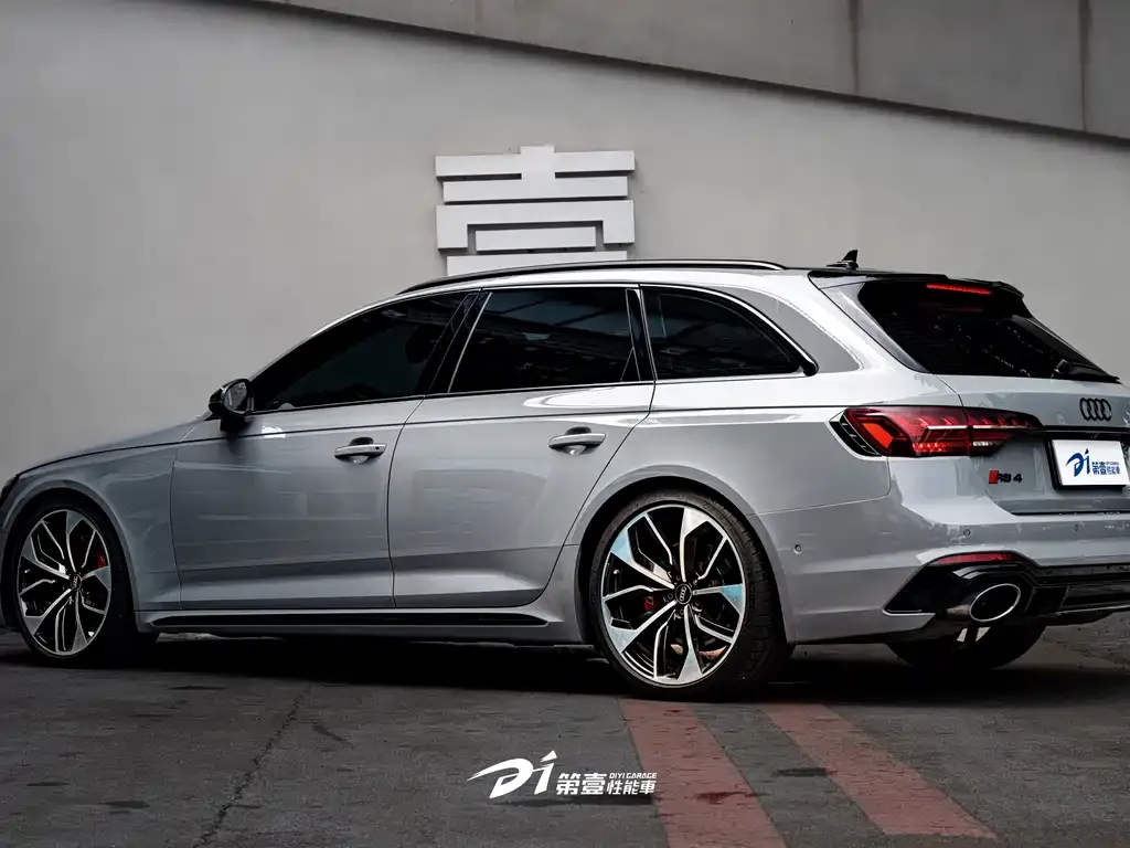 Audi RS 4 2021 из CN, фото 8