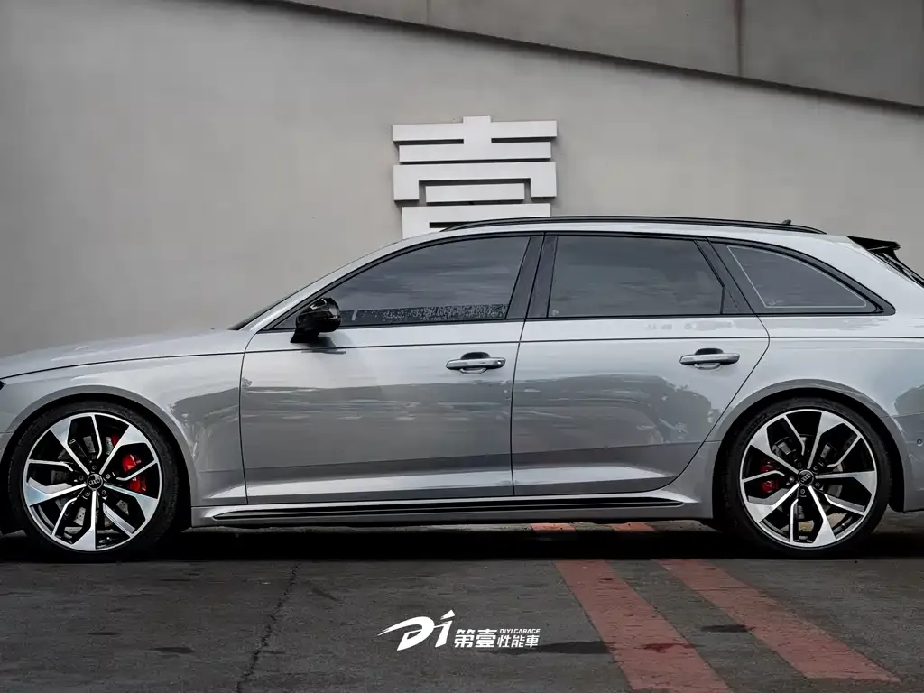 Audi RS 4 2021 из CN, фото 7