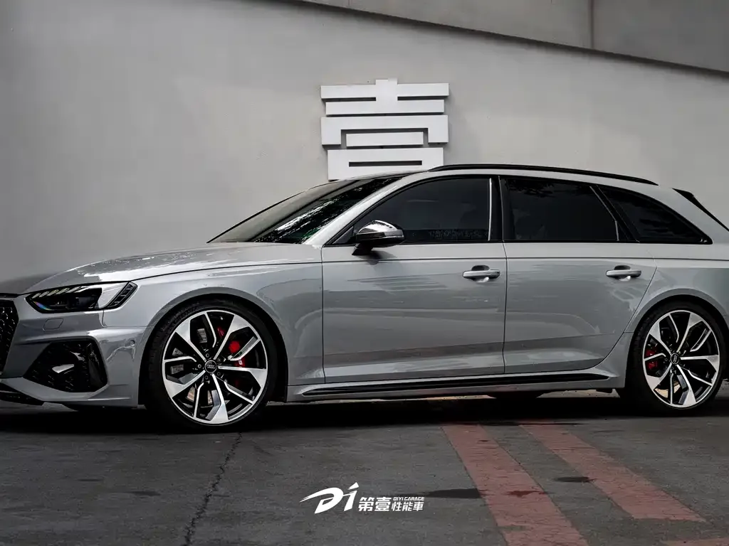 Audi RS 4 2021 из CN, фото 3