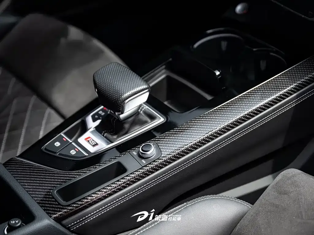 Audi RS 4 2021 из CN, фото 9