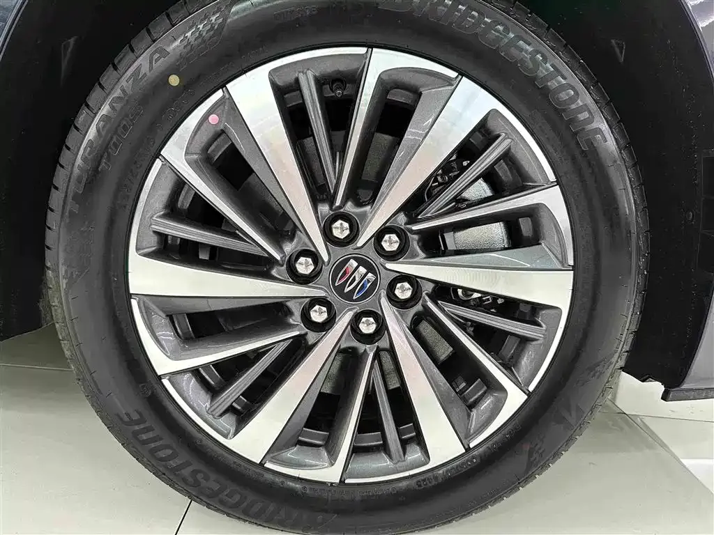 Buick GL8 Hybrid — фото 5