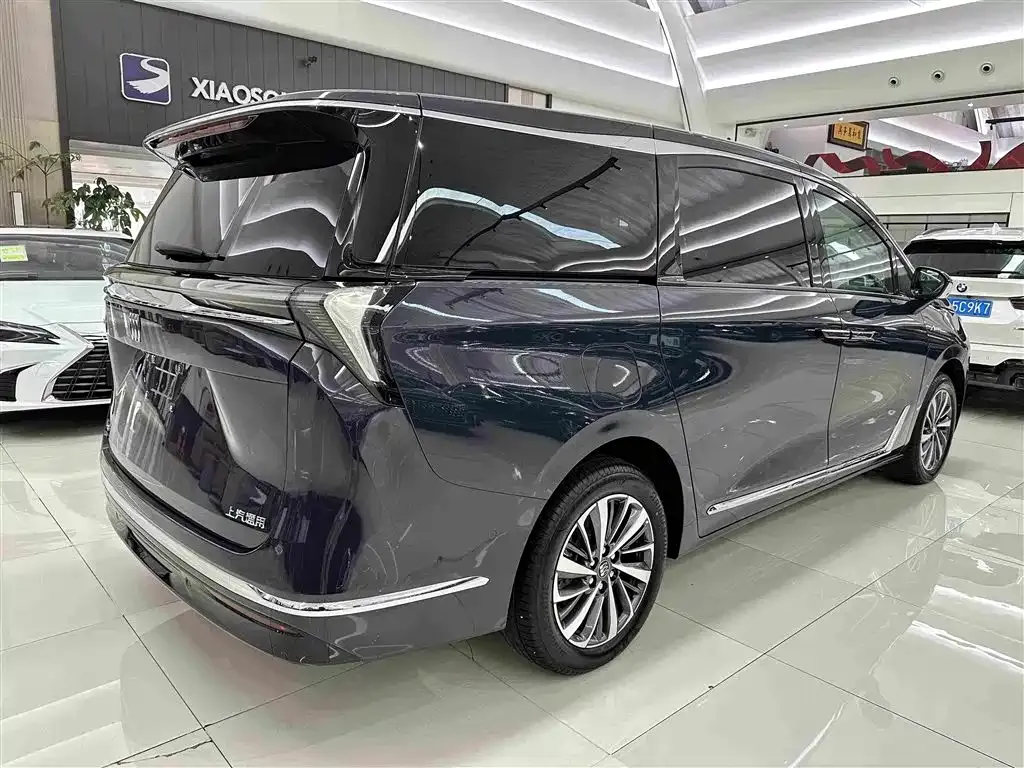 Buick GL8 Hybrid — фото 2