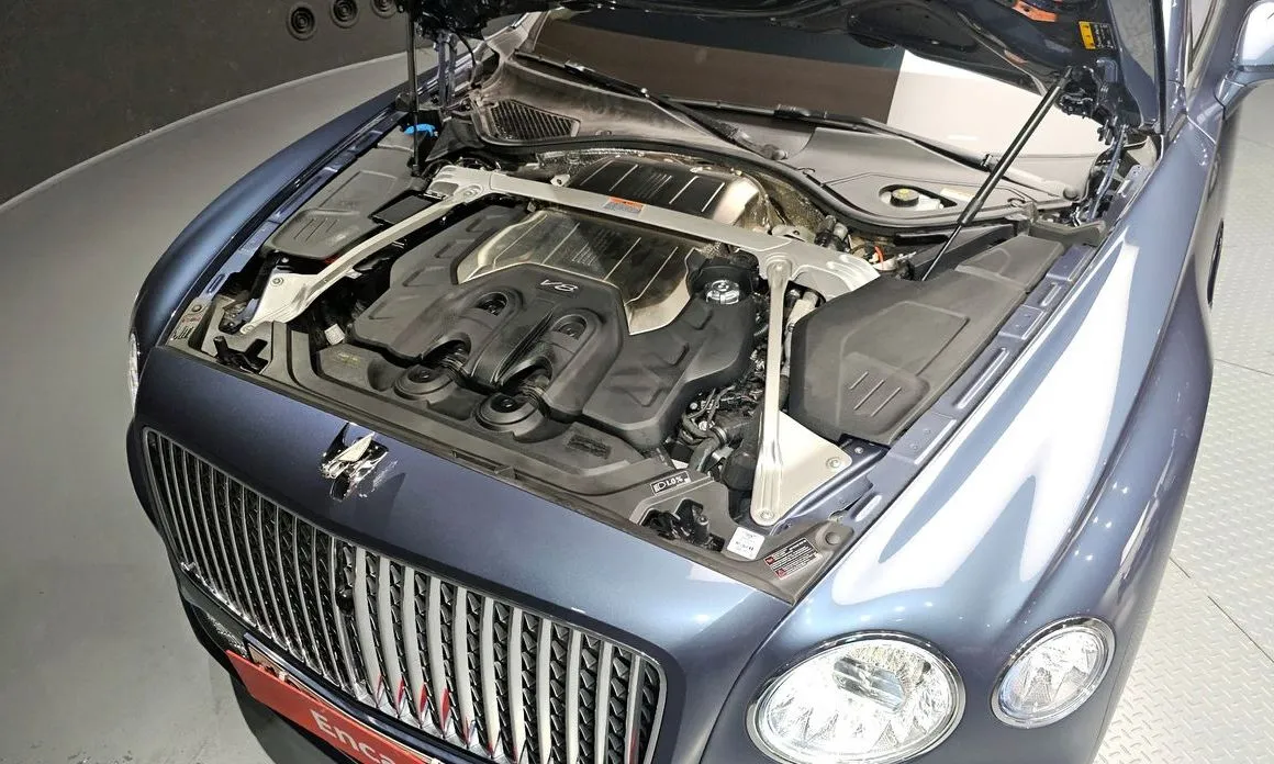 Bentley Flying Spur 2021 из KR, фото 10